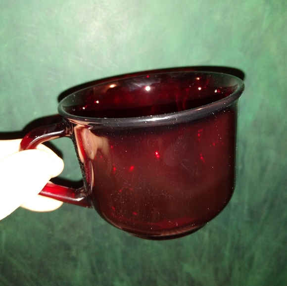 French Cafe Vintage MCM Ruby Red Glass Cups and Saucers Set Tea Coffee Arcoroc - Picture 3 of 12